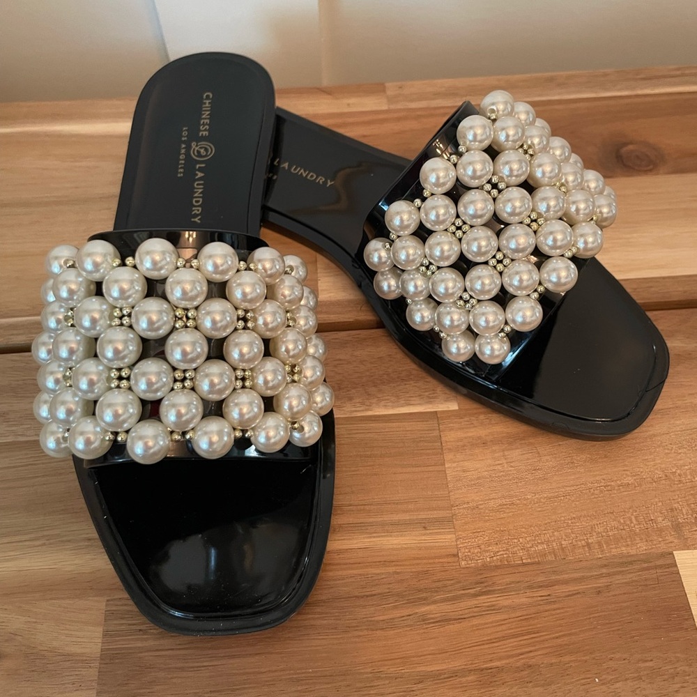 NIB Chinese Laundry Breyer Pearl Slide